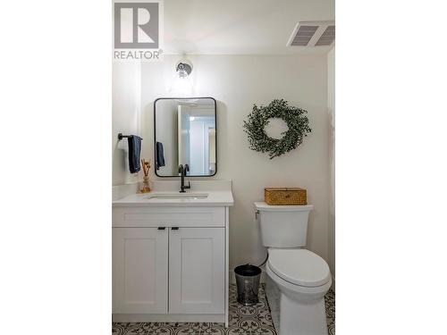 8590 Harbour Heights Road, Vernon, BC - Indoor Photo Showing Bathroom