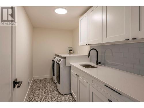 8590 Harbour Heights Road, Vernon, BC - Indoor Photo Showing Laundry Room