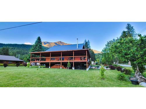 502 Turner Street, Silverton, BC - Outdoor With Exterior