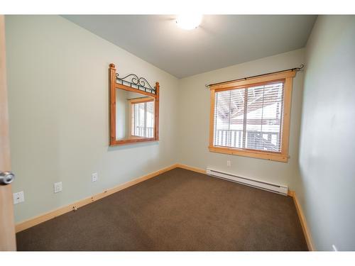 201D - 33 Rivermount Place, Fernie, BC - Indoor Photo Showing Other Room