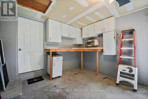6354 Townline Road, West Lincoln, ON - Indoor Photo Showing Kitchen