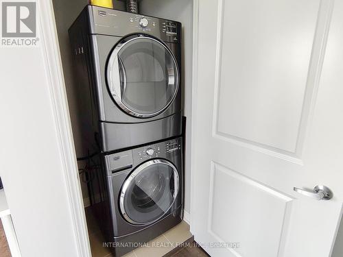 3505 - 385 Prince Of Wales Drive, Mississauga, ON - Indoor Photo Showing Laundry Room