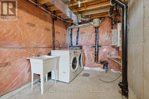 124 Stonebrook Way, Grey Highlands, ON - Indoor Photo Showing Laundry Room
