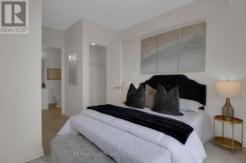 316 - 509 Dundas Street W, Oakville, ON - Indoor Photo Showing Bedroom