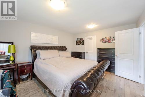 18697 Centreville Creek Road, Caledon, ON - Indoor Photo Showing Bedroom