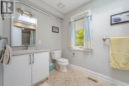 18697 Centreville Creek Road, Caledon, ON - Indoor Photo Showing Bathroom