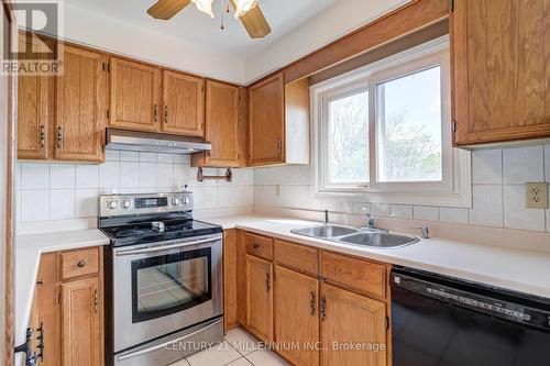 6663 Harlow Road, Mississauga, ON - Indoor Photo Showing Kitchen With Double Sink