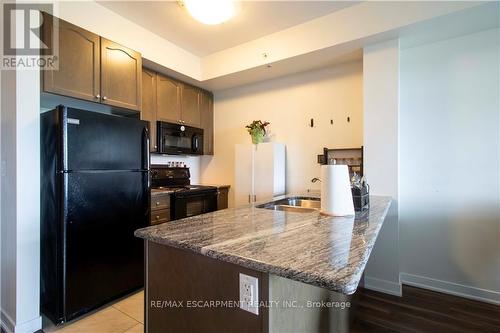 230 - 5010 Corporate Drive, Burlington, ON - Indoor Photo Showing Kitchen With Double Sink