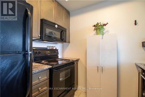 230 - 5010 Corporate Drive, Burlington (Uptown), ON - Indoor Photo Showing Kitchen