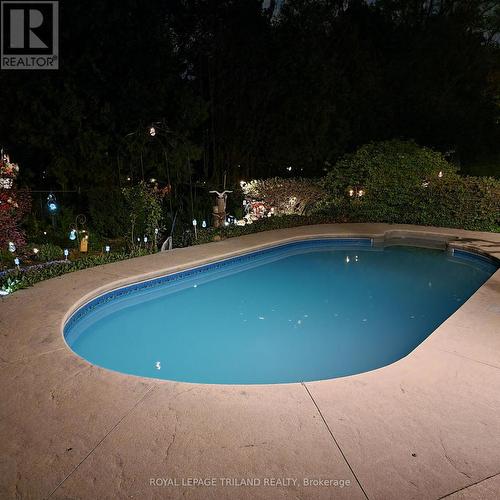 316 Culver Place, London, ON - Outdoor With In Ground Pool With Backyard