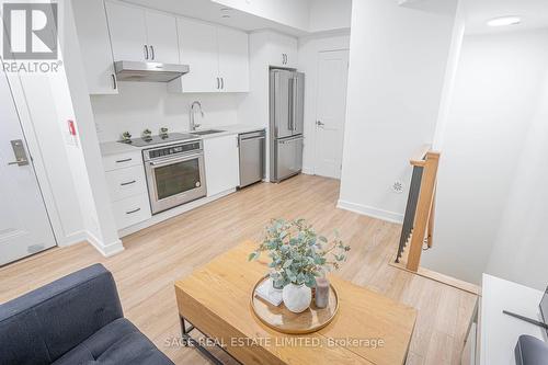 114 - 485 Logan Avenue, Toronto, ON - Indoor Photo Showing Kitchen With Upgraded Kitchen