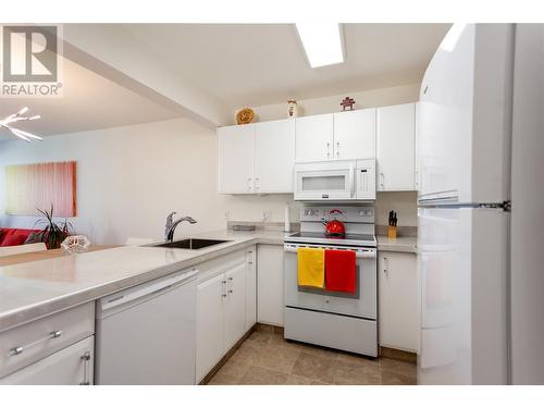 3805 30 Avenue Unit# 203, Vernon, BC - Indoor Photo Showing Kitchen