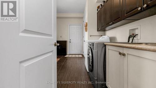 9 Pine Vista Avenue, Whitchurch-Stouffville, ON - Indoor Photo Showing Laundry Room