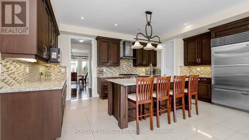 9 Pine Vista Avenue, Whitchurch-Stouffville, ON - Indoor Photo Showing Kitchen With Upgraded Kitchen