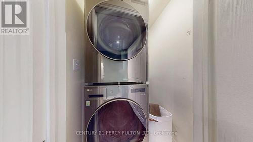 63 Rosario Drive, Vaughan, ON - Indoor Photo Showing Laundry Room