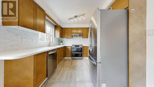 63 Rosario Drive, Vaughan, ON - Indoor Photo Showing Kitchen