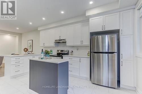 58 Thomas Frisby Jr Crescent, Markham, ON - Indoor Photo Showing Kitchen