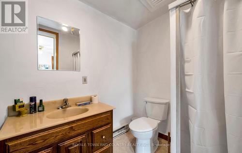18 Circle Drive, Kawartha Lakes, ON - Indoor Photo Showing Bathroom