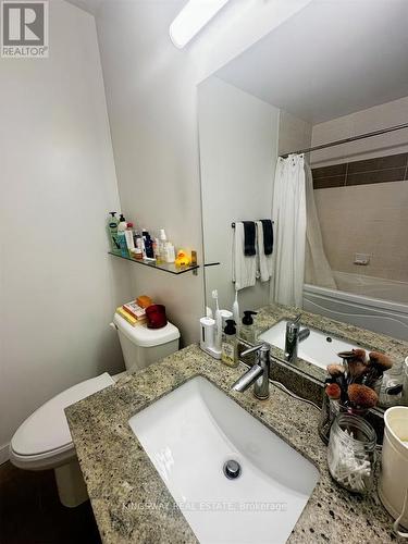 1709 - 18 Harbour Street, Toronto, ON - Indoor Photo Showing Bathroom