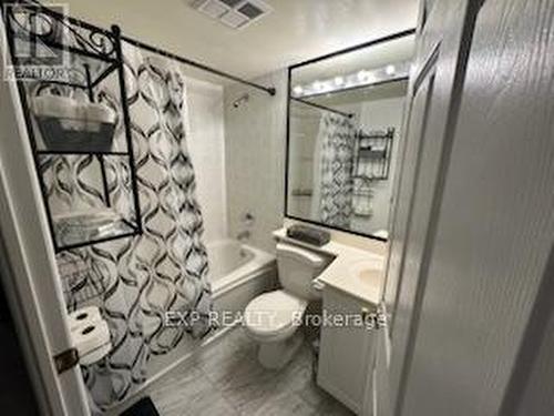 601 - 887 Bay Street, Toronto, ON - Indoor Photo Showing Bathroom