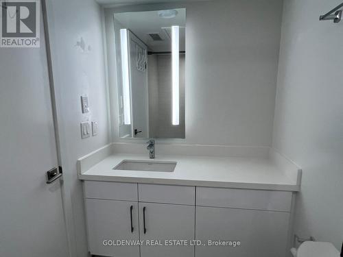 710 - 188 Cumberland Street, Toronto C02, ON - Indoor Photo Showing Bathroom