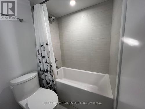 710 - 188 Cumberland Street, Toronto, ON - Indoor Photo Showing Bathroom
