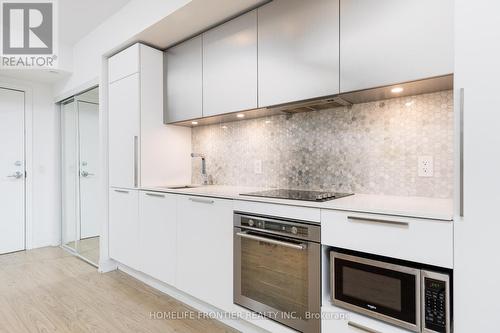 3009 - 85 Wood Street, Toronto, ON - Indoor Photo Showing Kitchen With Upgraded Kitchen