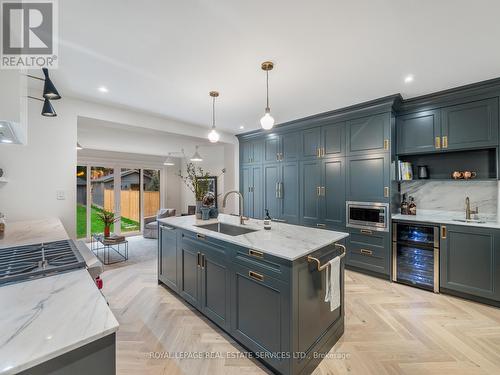 115 Sherwood Avenue, Toronto, ON - Indoor Photo Showing Kitchen With Upgraded Kitchen