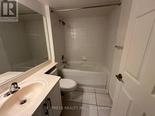 1202 - 8 Hillcrest Avenue, Toronto, ON - Indoor Photo Showing Bathroom