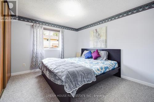 399 Dickens Drive, Oshawa, ON - Indoor Photo Showing Bedroom