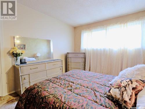 1102 King Street, Rosetown, SK - Indoor Photo Showing Bedroom