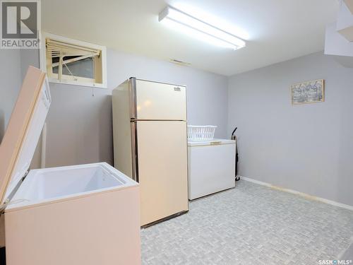 1102 King Street, Rosetown, SK - Indoor Photo Showing Laundry Room