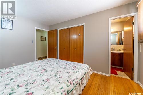 576 Hall Street W, Moose Jaw, SK - Indoor Photo Showing Bedroom
