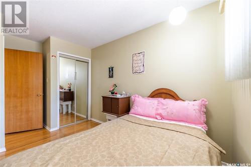576 Hall Street W, Moose Jaw, SK - Indoor Photo Showing Bedroom