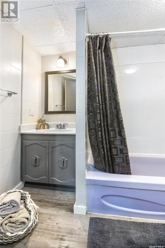 1151 Knox Place, Prince Albert, SK - Indoor Photo Showing Bathroom