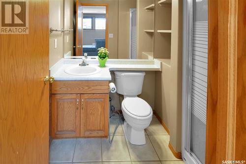 431 Guenter Bay, Saskatoon, SK - Indoor Photo Showing Bathroom