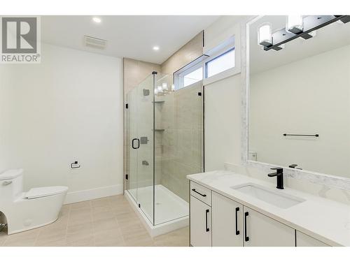 10287 Beacon Hill Drive, Lake Country, BC - Indoor Photo Showing Bathroom