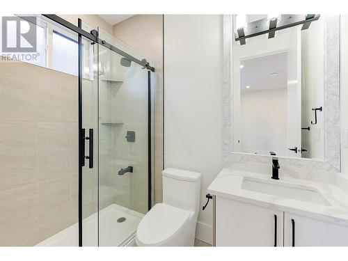10287 Beacon Hill Drive, Lake Country, BC - Indoor Photo Showing Bathroom