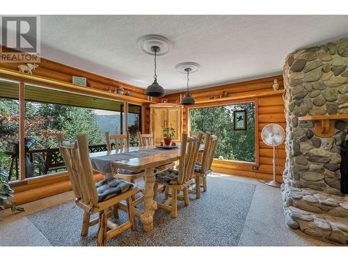 2726 Tranquil Place, Blind Bay, BC - Indoor Photo Showing Dining Room