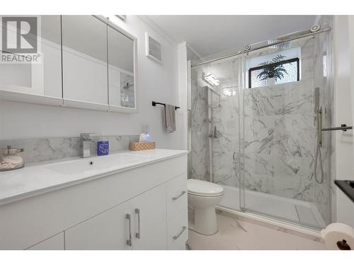 2726 Tranquil Place, Blind Bay, BC - Indoor Photo Showing Bathroom