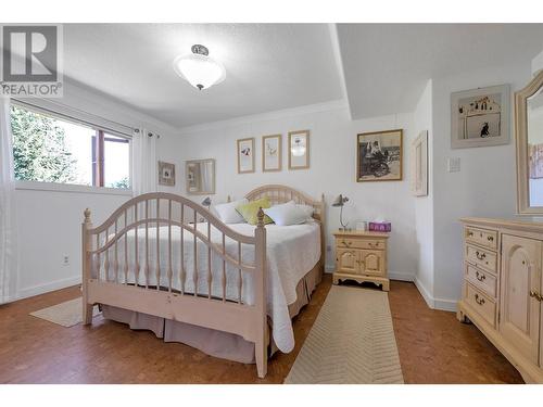 2726 Tranquil Place, Blind Bay, BC - Indoor Photo Showing Bedroom