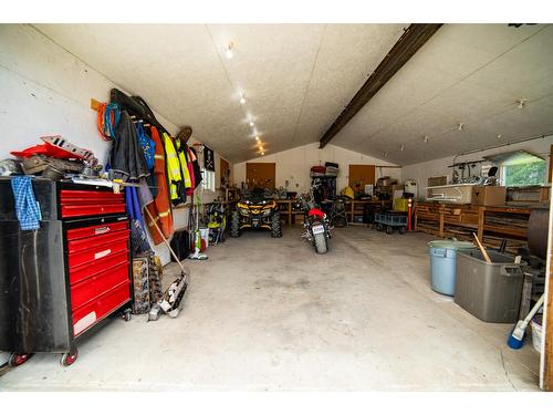 552 Wellspring Road, Creston, BC - Indoor Photo Showing Garage