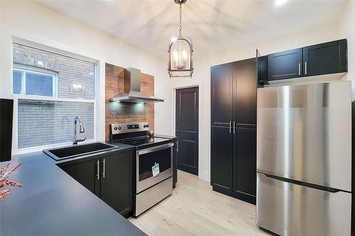 49 Carrick Avenue, Hamilton, ON - Indoor Photo Showing Kitchen