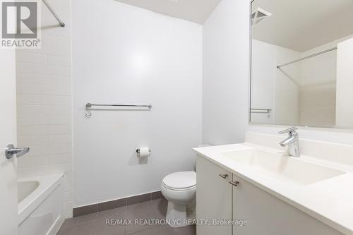511 - 18 Rean Drive, Toronto, ON - Indoor Photo Showing Bathroom