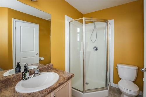 51 Redcedar Crescent, Stoney Creek, ON - Indoor Photo Showing Bathroom