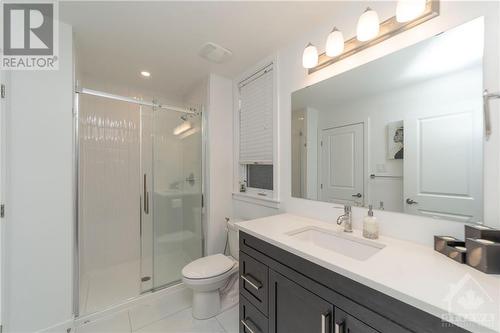 614 Kenabeek Terrace, Ottawa, ON - Indoor Photo Showing Bathroom