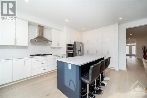 614 Kenabeek Terrace, Ottawa, ON - Indoor Photo Showing Kitchen With Upgraded Kitchen