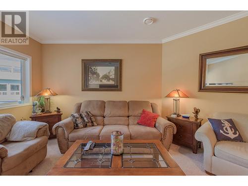 1118 Riverside Avenue Unit# D203, Sicamous, BC - Indoor Photo Showing Living Room