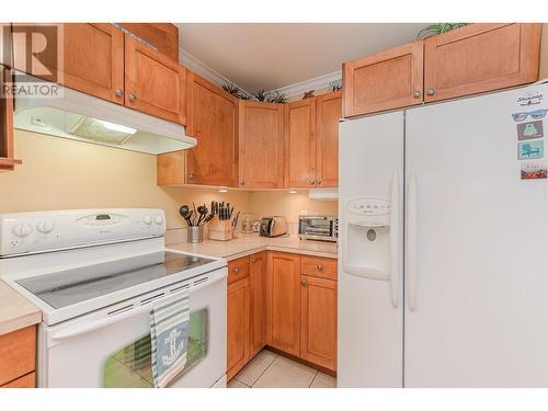 1118 Riverside Avenue Unit# D203, Sicamous, BC - Indoor Photo Showing Kitchen