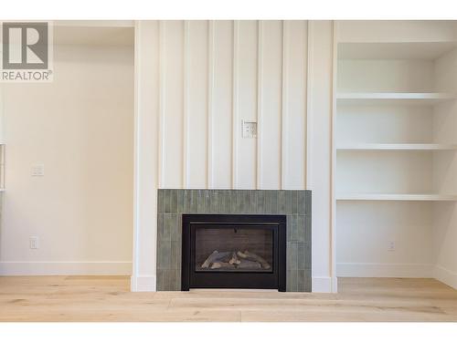 857 Kinnear Court, Kelowna, BC - Indoor With Fireplace
